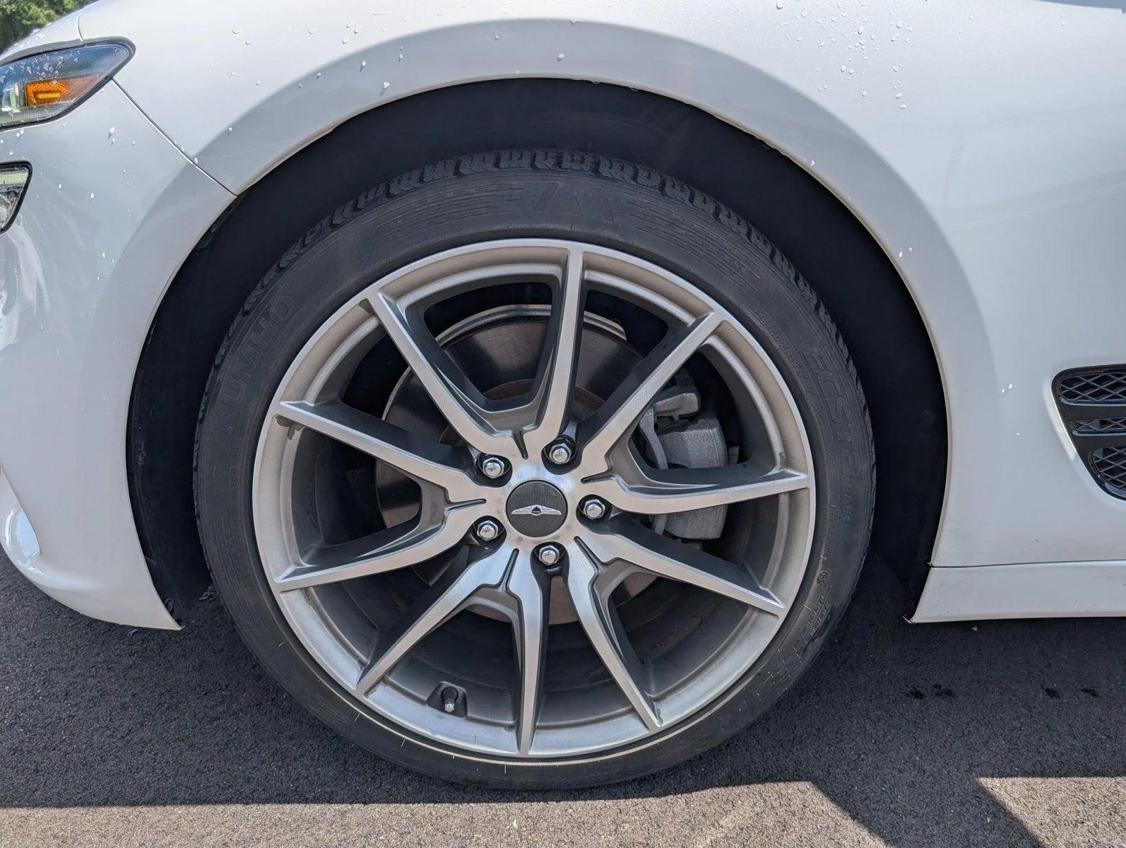 Used 2022 Uyuni White Genesis 3.3T image 9