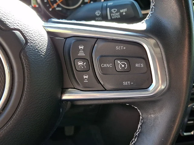 Used 2022 Green Jeep Overland image 22