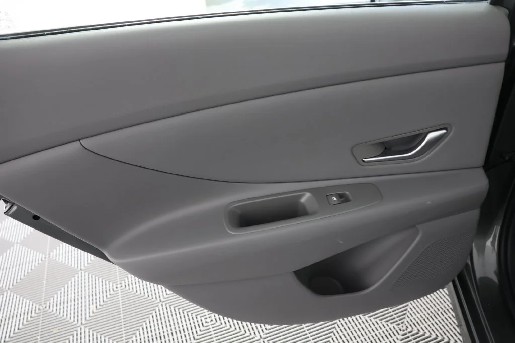 Certified Used 2025 Gray Hyundai SEL Convenience image 27