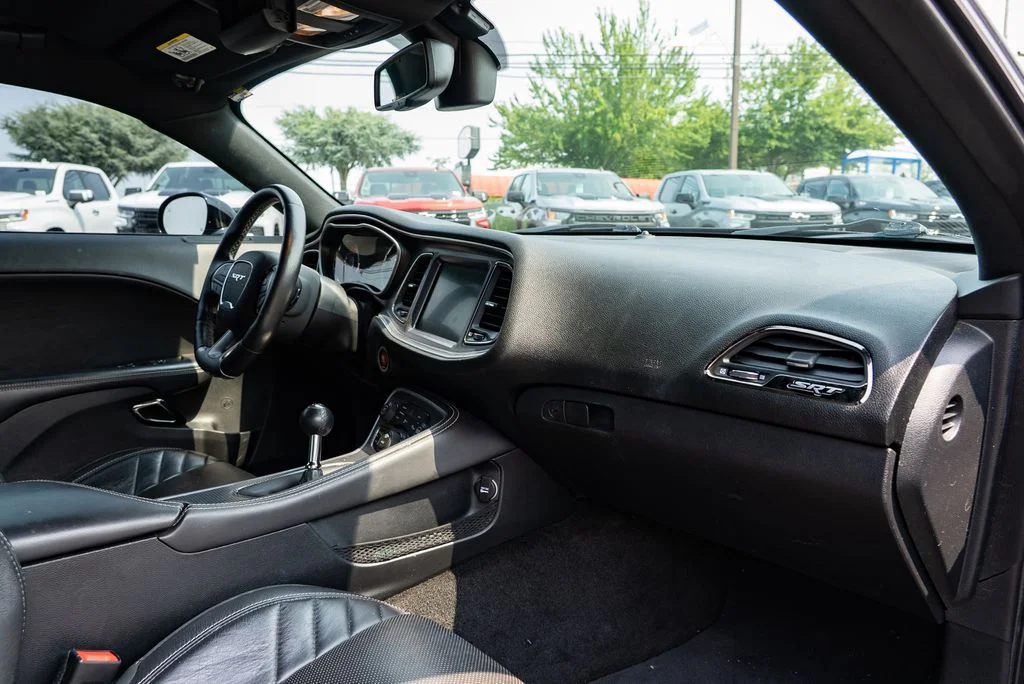 Used 2015 Pitch Black Clearcoat Dodge SRT Hellcat image 26