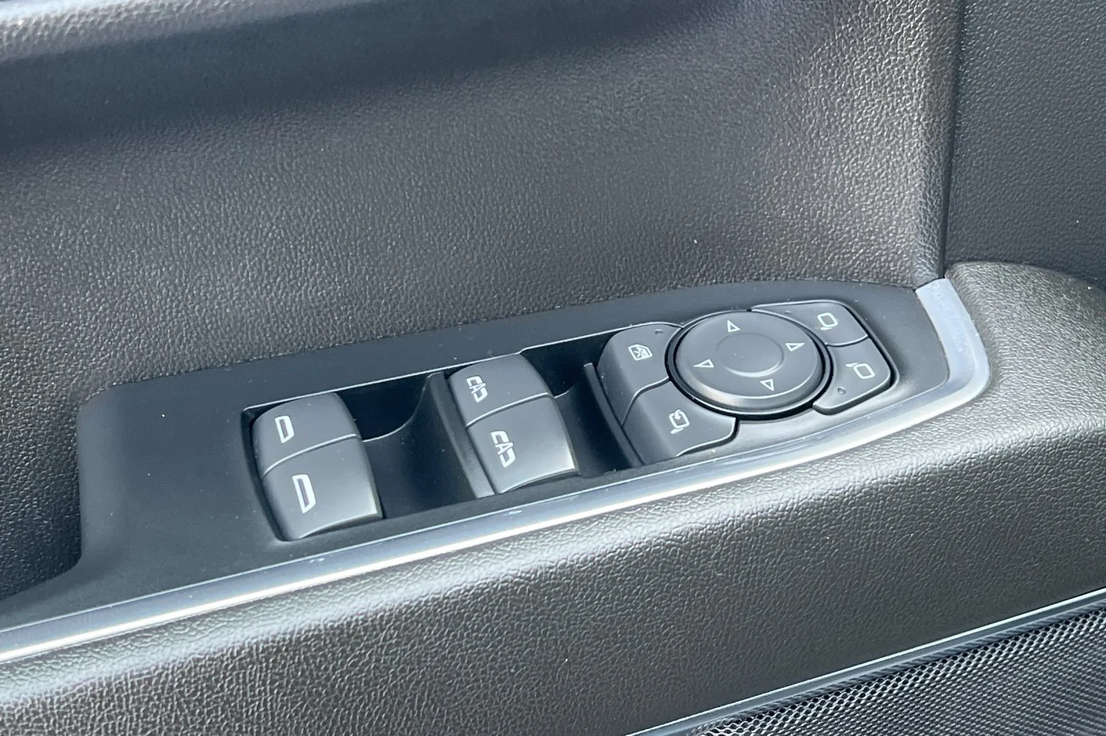 Used 2024 Downpour Metallic GMC SLT image 11