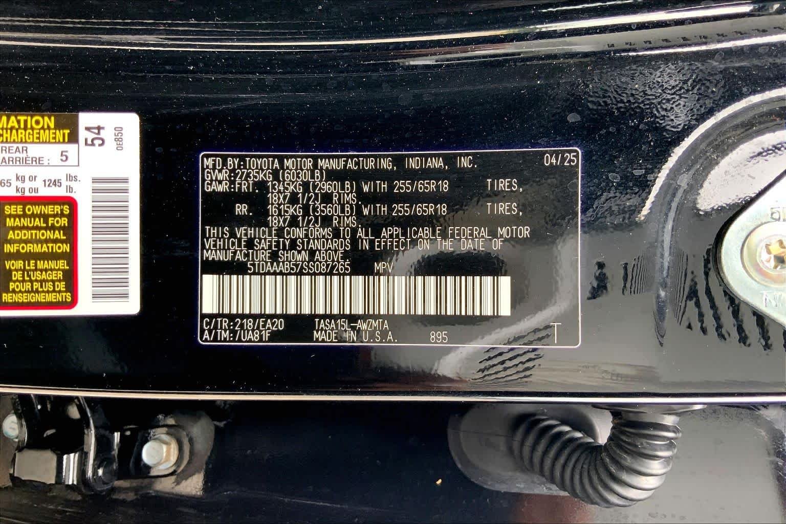 Used 2025 Midnight Black Metallic Toyota XLE image 36