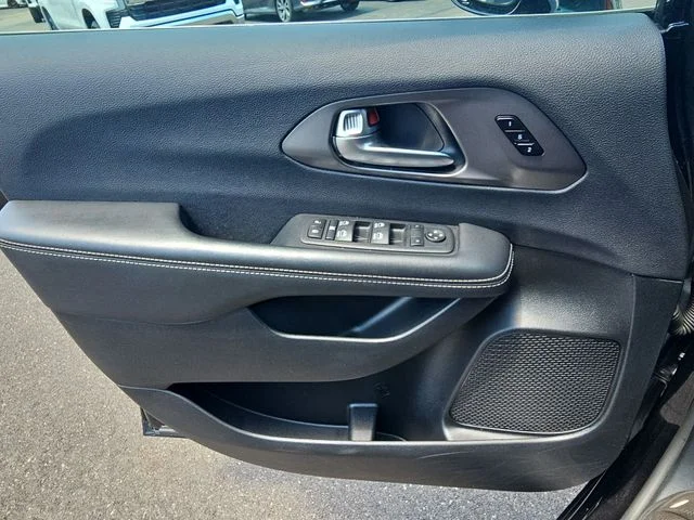 Used 2025 Black Chrysler Select image 24