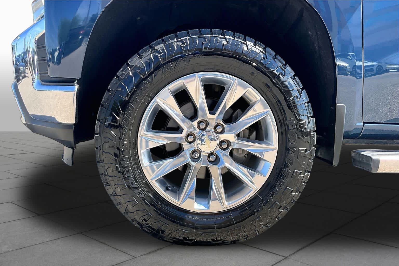 Used 2019 Northsky Blue Metallic Chevrolet LTZ image 10