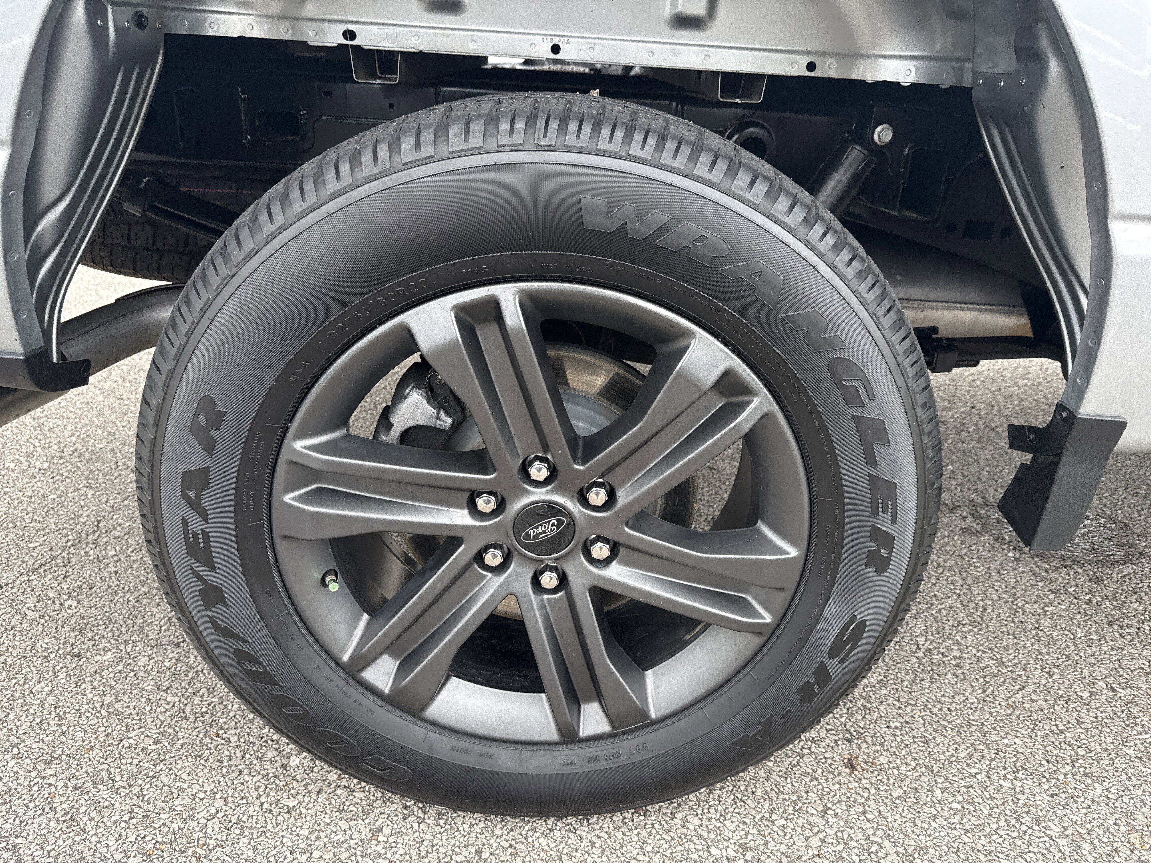 Used 2023 Silver Ford  image 18