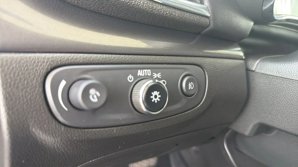 Used 2020 Satin Steel Buick Sport Touring image 20