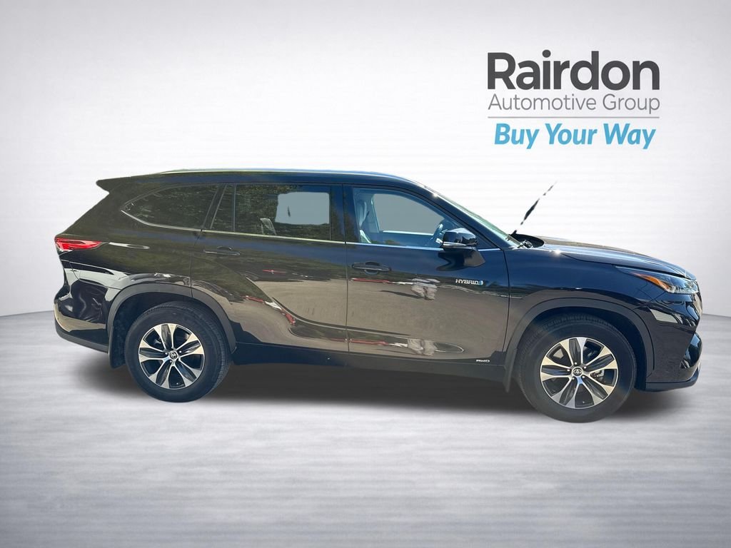Used 2021 Black Toyota XLE image 8