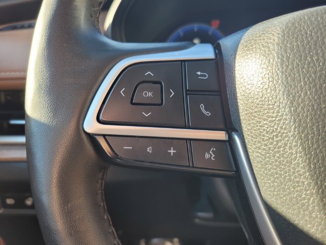 Used 2025  Toyota Platinum image 28