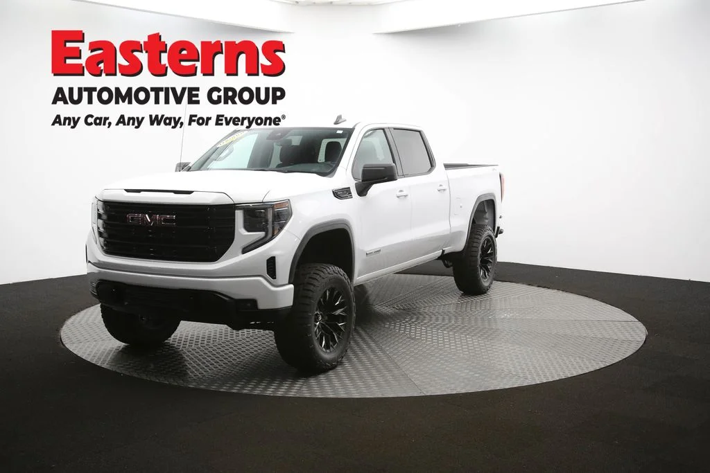 Used 2025 White GMC Elevation image 53