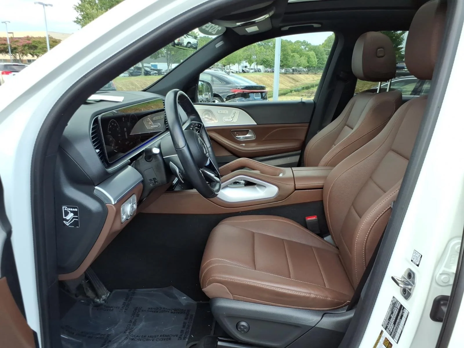 Used 2025 Black MERCEDES-BENZ  image 12