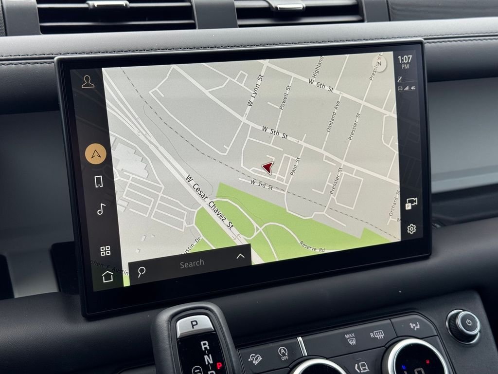 Used 2025  Land Rover S image 28