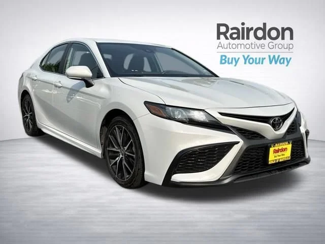 Used 2023 Ice Cap Toyota SE image 1
