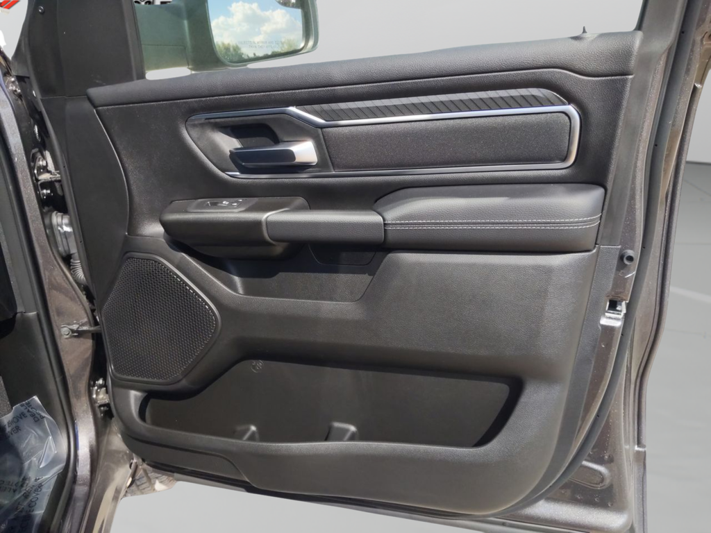 New 2025 Granite Crystal Metallic Clear-Coat Exterior Paint RAM Big Horn/Lone Star image 39