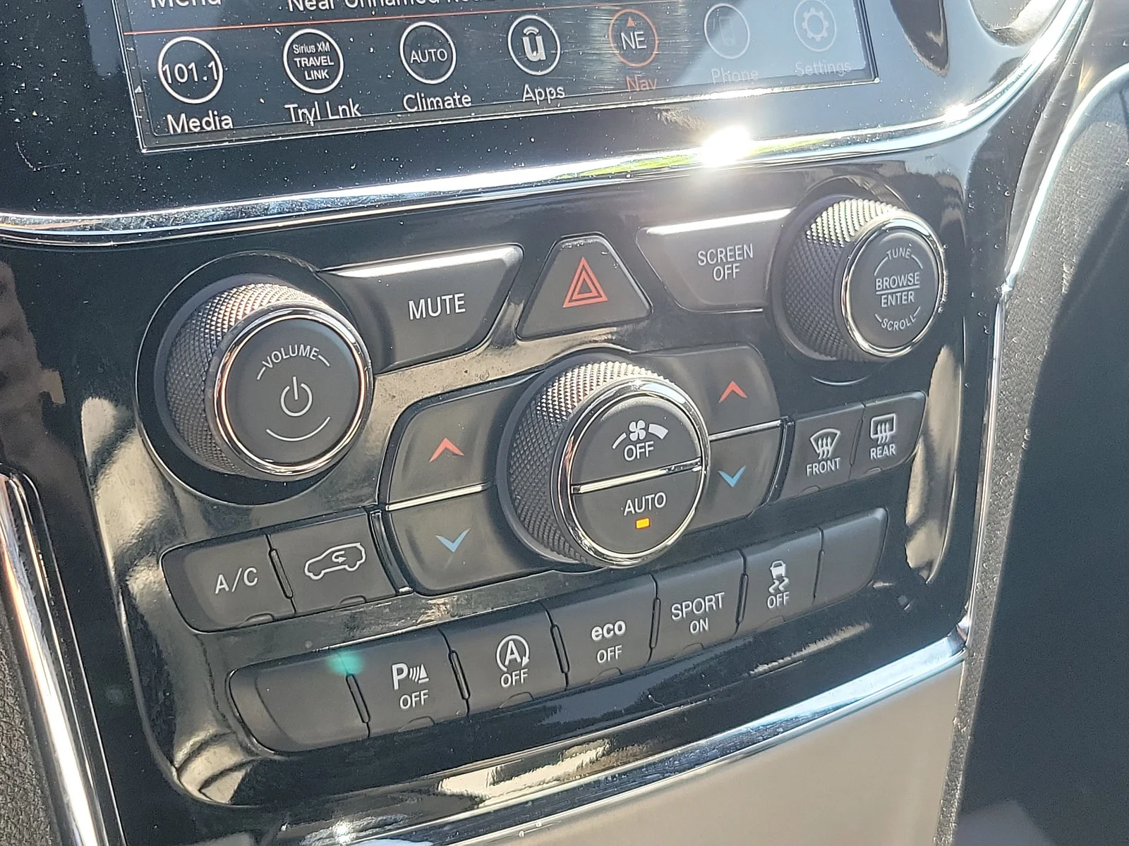 Used 2020 Bright White Clearcoat Jeep Limited image 16