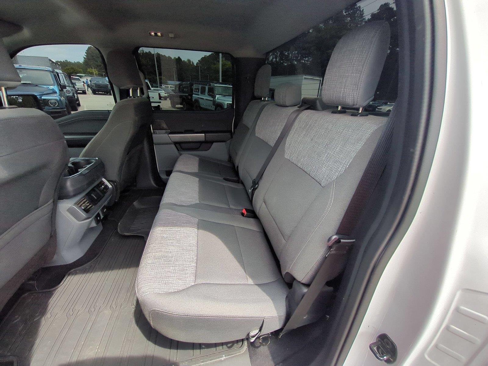 Used 2023 Oxford White Ford XL image 32