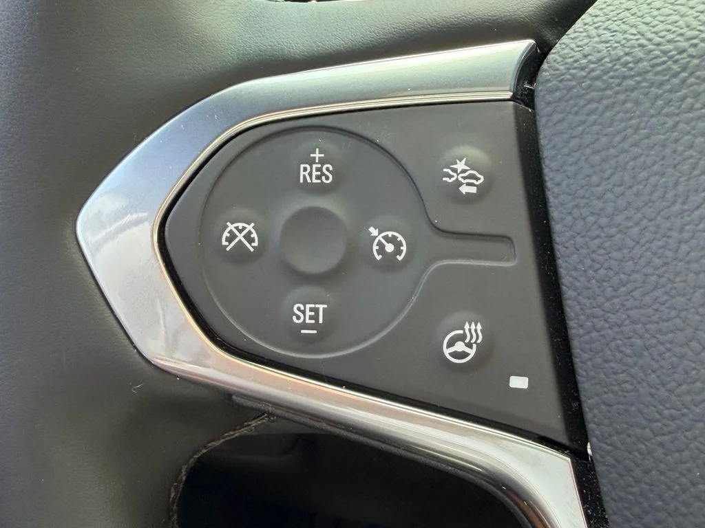 Used 2023 White Chevrolet Premier image 33