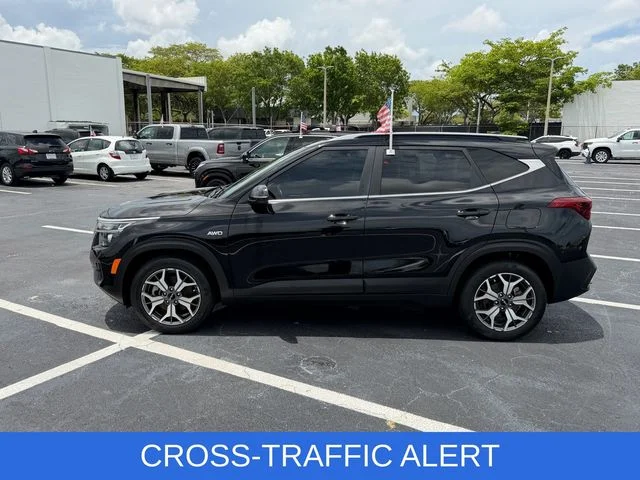 Used 2023 Black Kia EX image 4