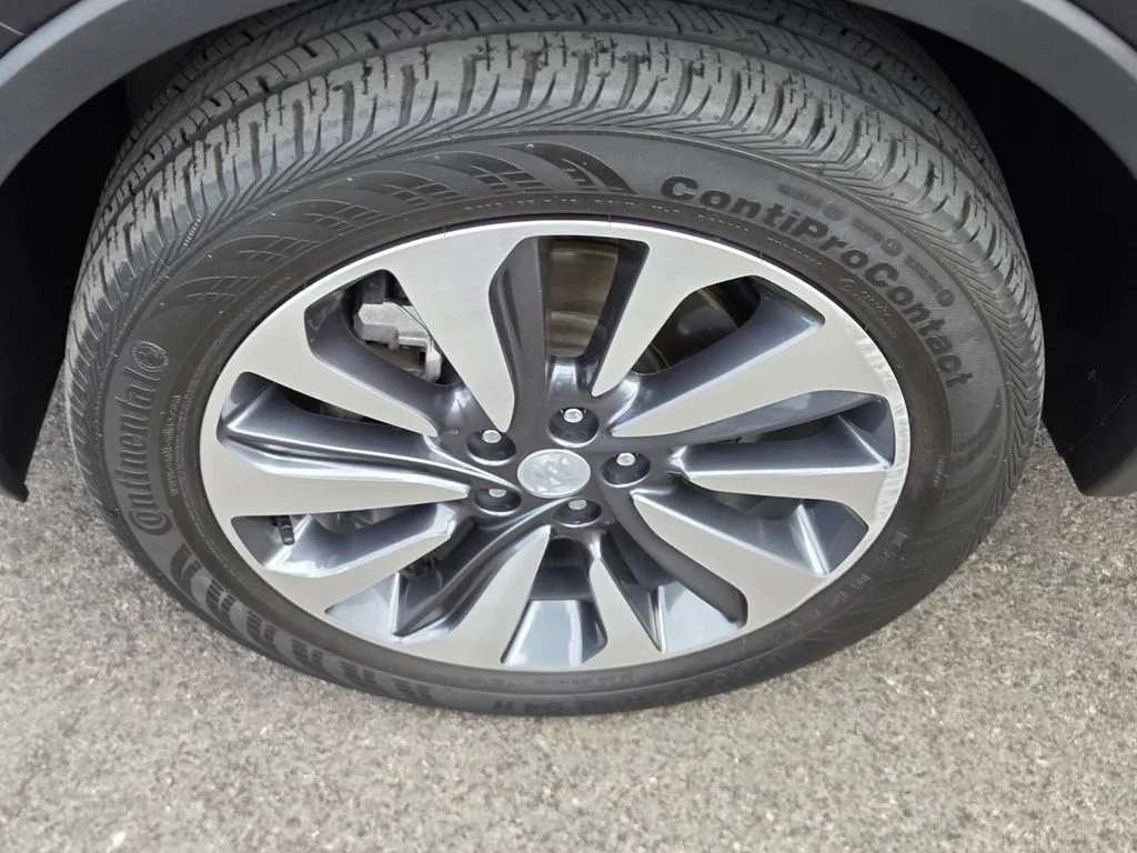 Used 2022 Blue Buick Preferred image 4
