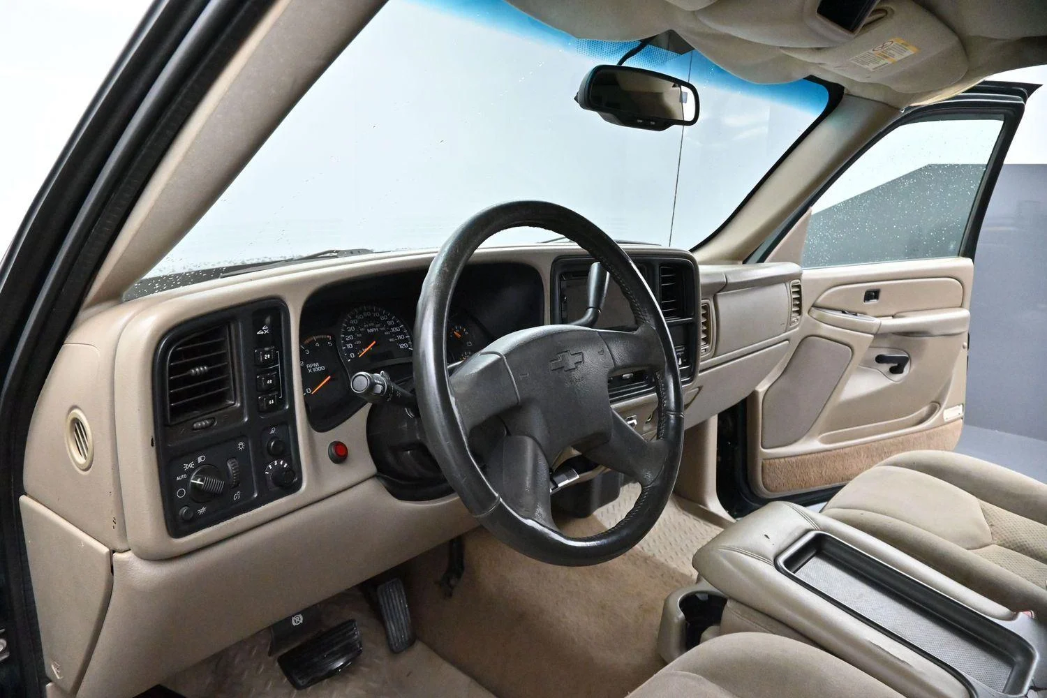 Used 2005 Dark Green Metallic Chevrolet LS image 12