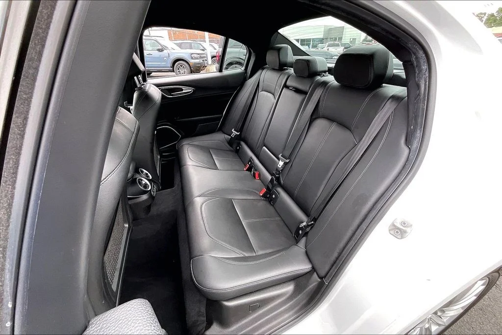 Used 2022 White Alfa Romeo Sprint image 24