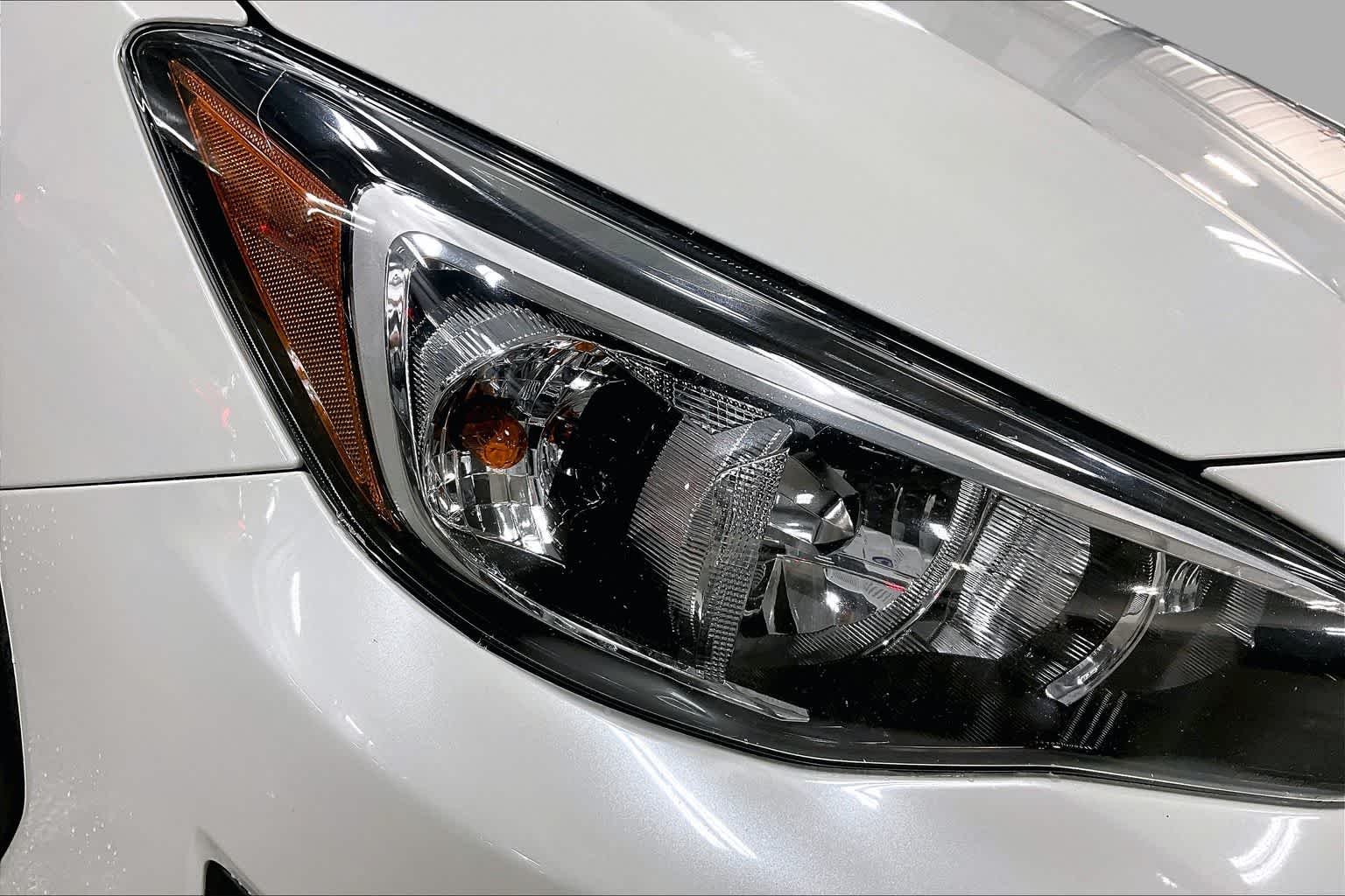 Used 2021 Crystal White Pearl Subaru  image 27