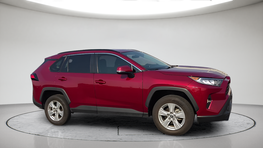 Used 2021 Red Toyota XLE image 3