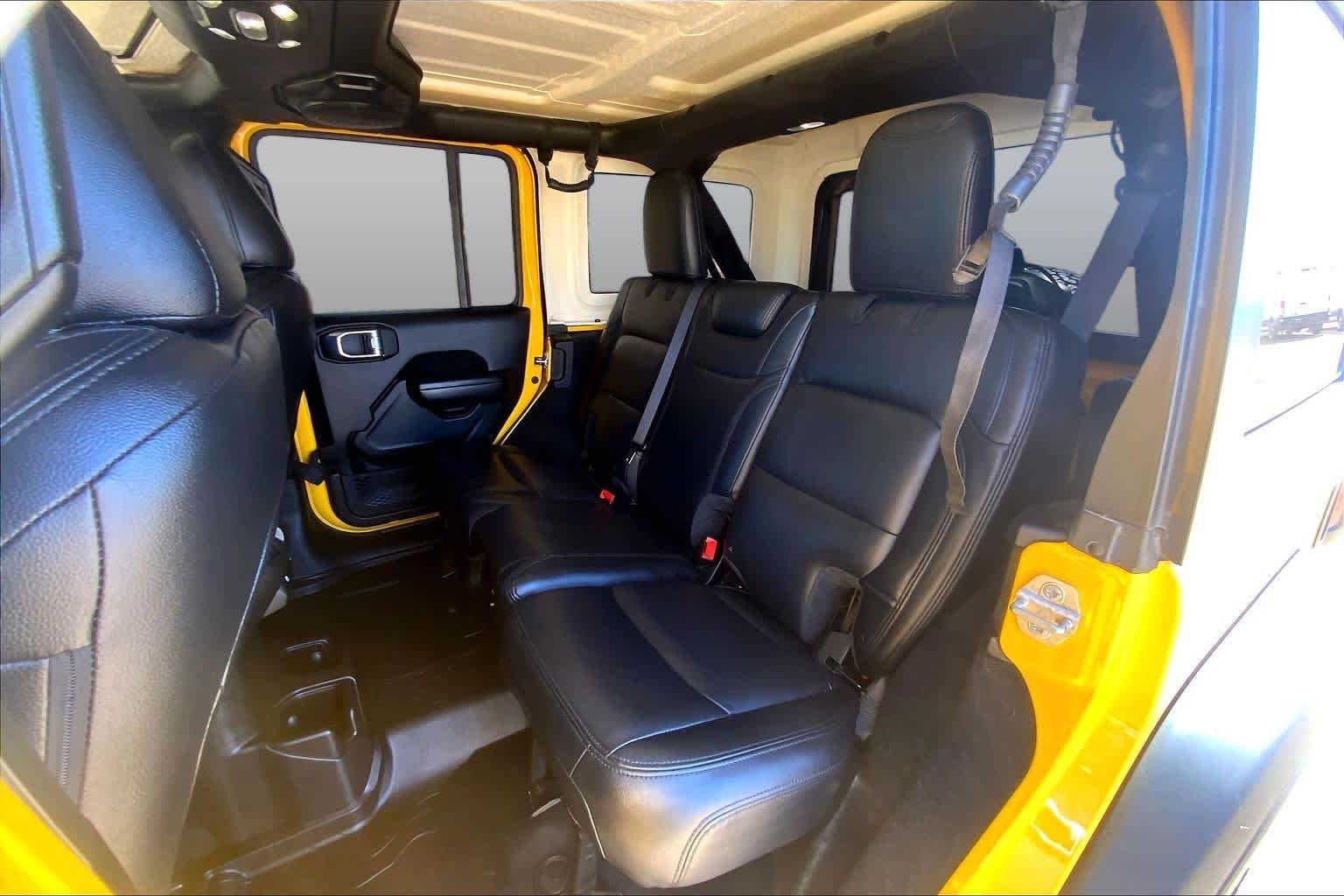 Used 2020 Hellayella Clearcoat Jeep Sport S image 21