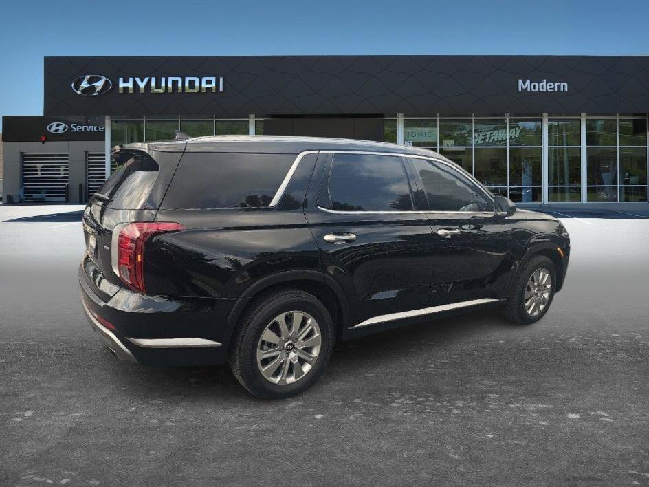 Used 2024 Abyss Black Pearl Hyundai SEL 7P image 5