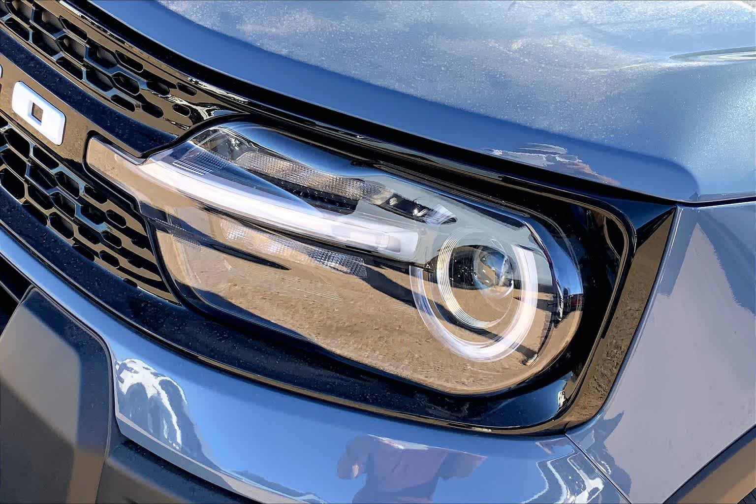 New 2025 Azure Gray Metallic Tri-Coat Ford Outer Banks® image 13