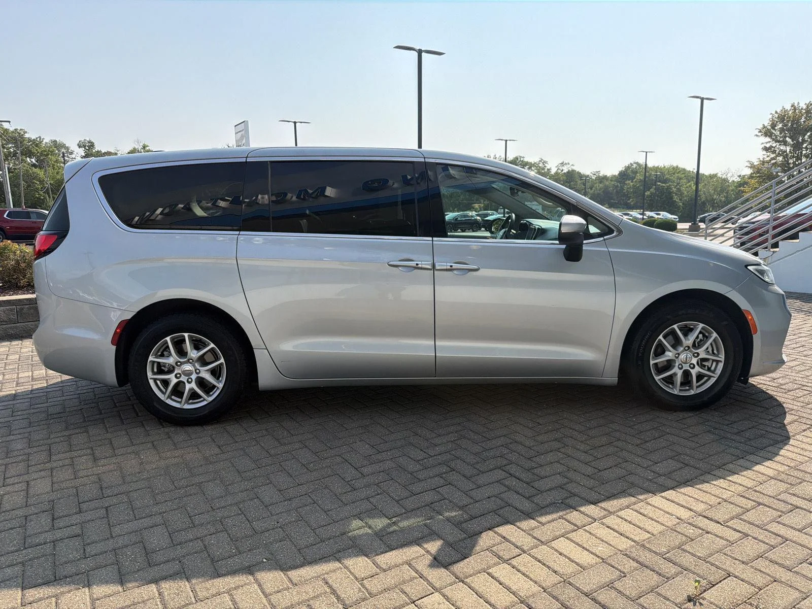 Used 2023 Silver Mist Clearcoat Chrysler Touring L image 6