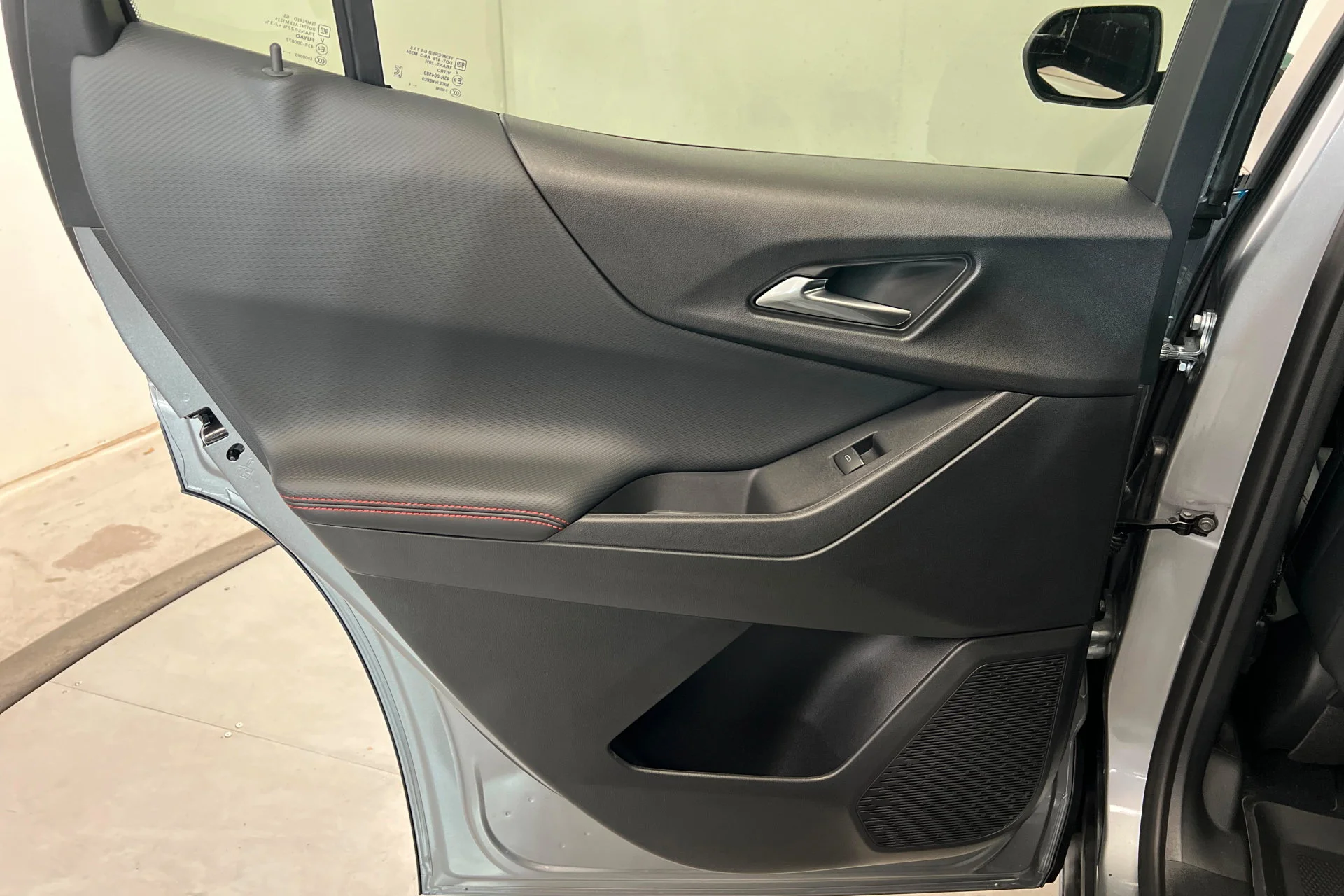 2027 Chevrolet Equinox RS - Photo 18