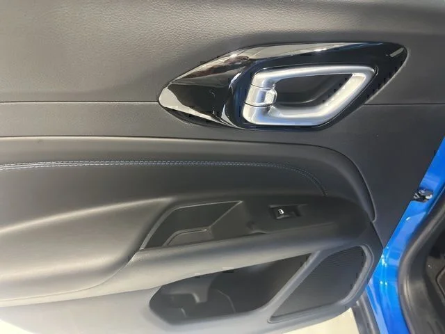 New 2026 Hydro Blue Pearlcoat Jeep Latitude image 26