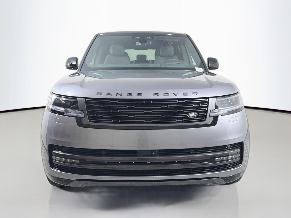 New 2026 Eiger Grey Land Rover SE image 2