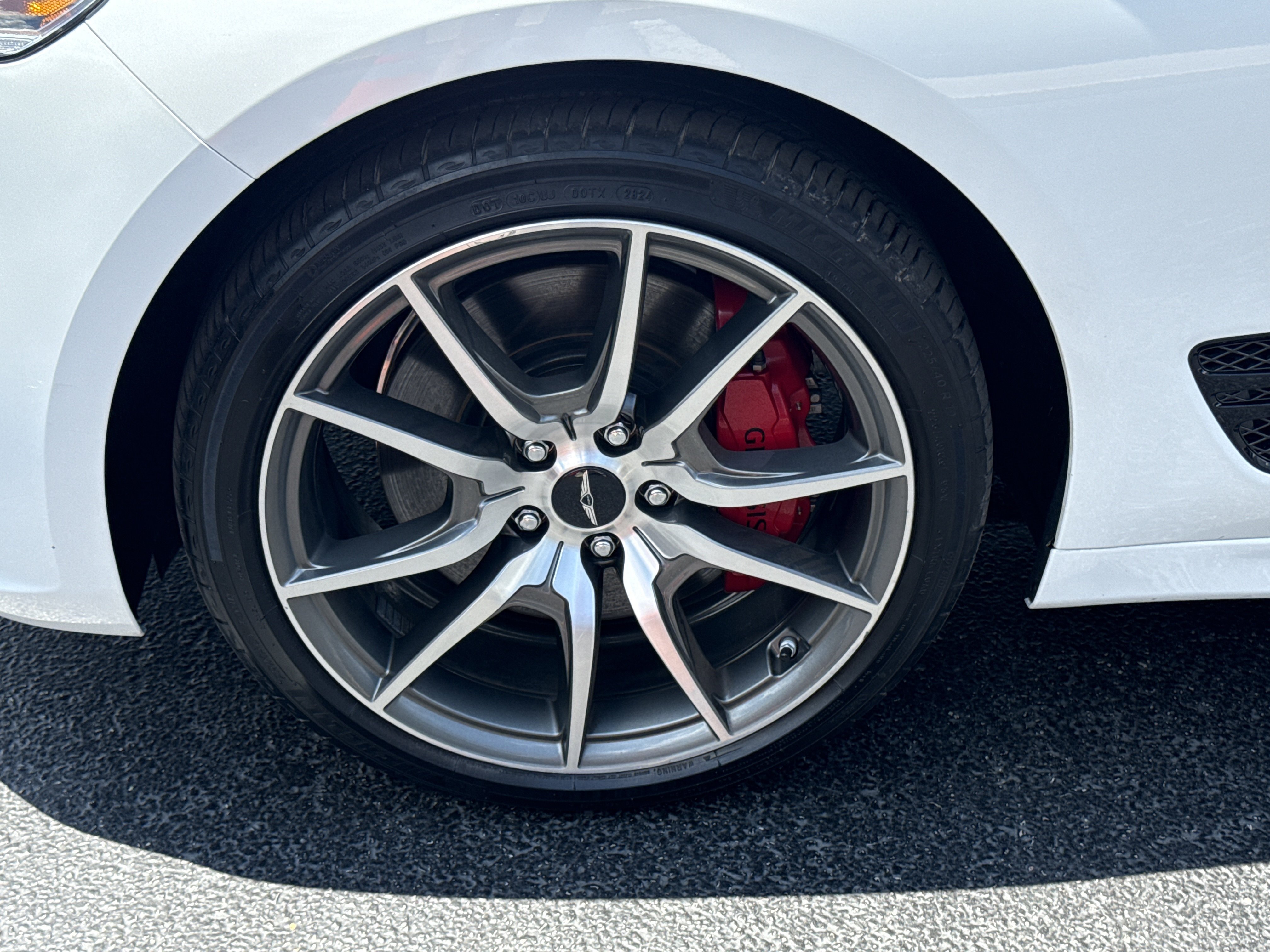 2025 GENESIS G70 Standard - Photo 12