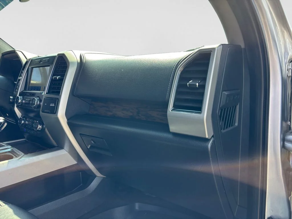 Used 2019 Silver Ford Lariat image 44