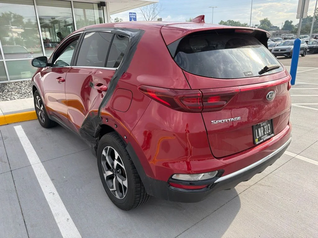 Used 2022 Red Kia LX image 7