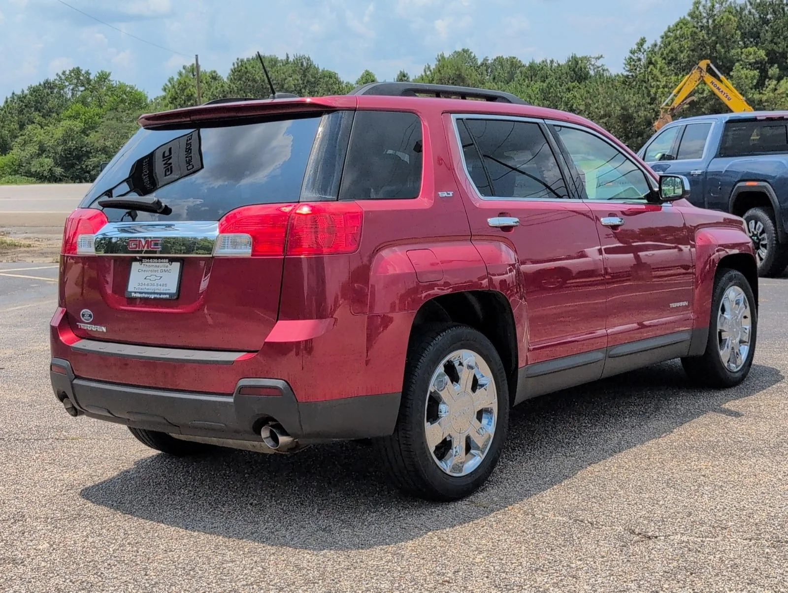 Used 2015 CRYSTAL RED TINTCOAT GMC SLT image 7
