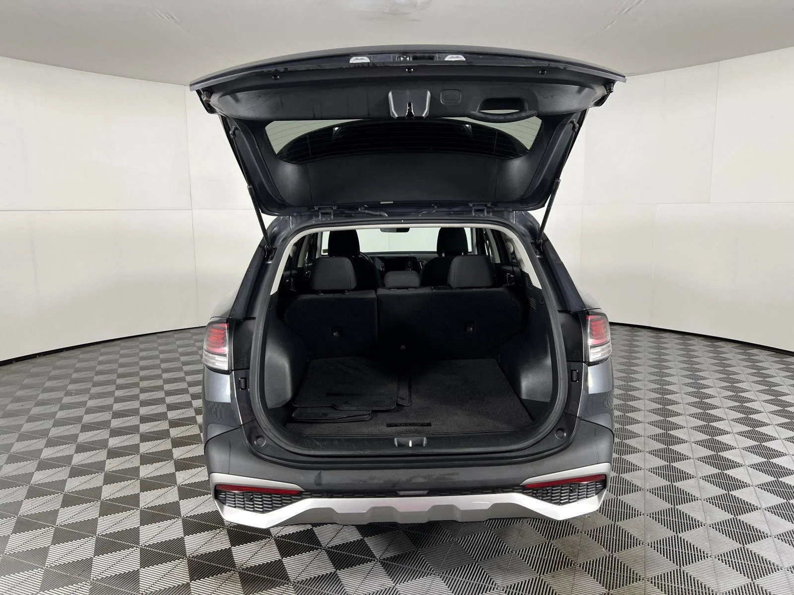 Used 2024 Gy Kia LX image 34