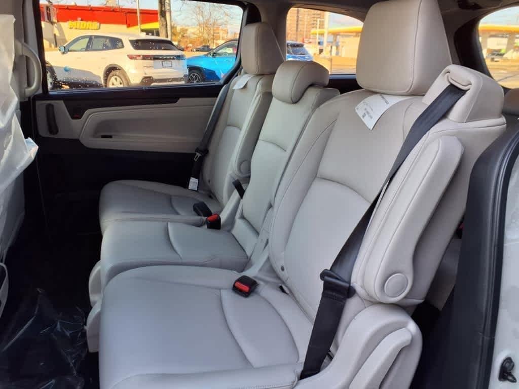 New 2026 Platinum White Pearl Honda EX-L image 6
