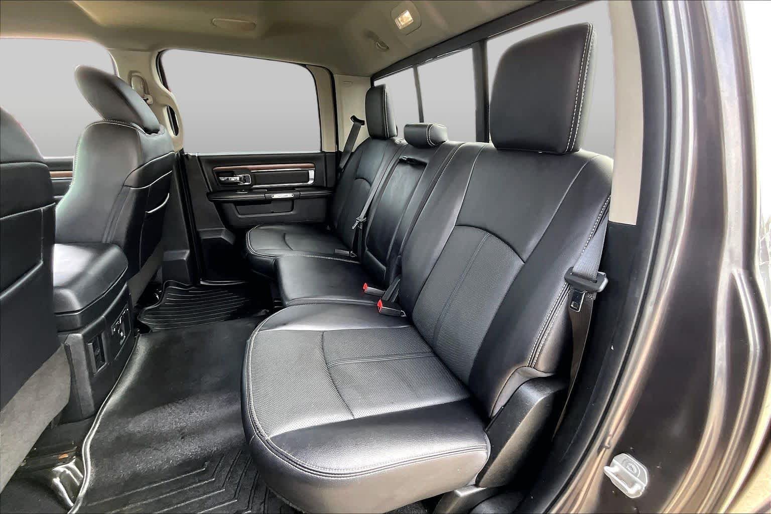 Used 2018 Granite Crystal Metallic Clearcoat Ram Laramie image 20