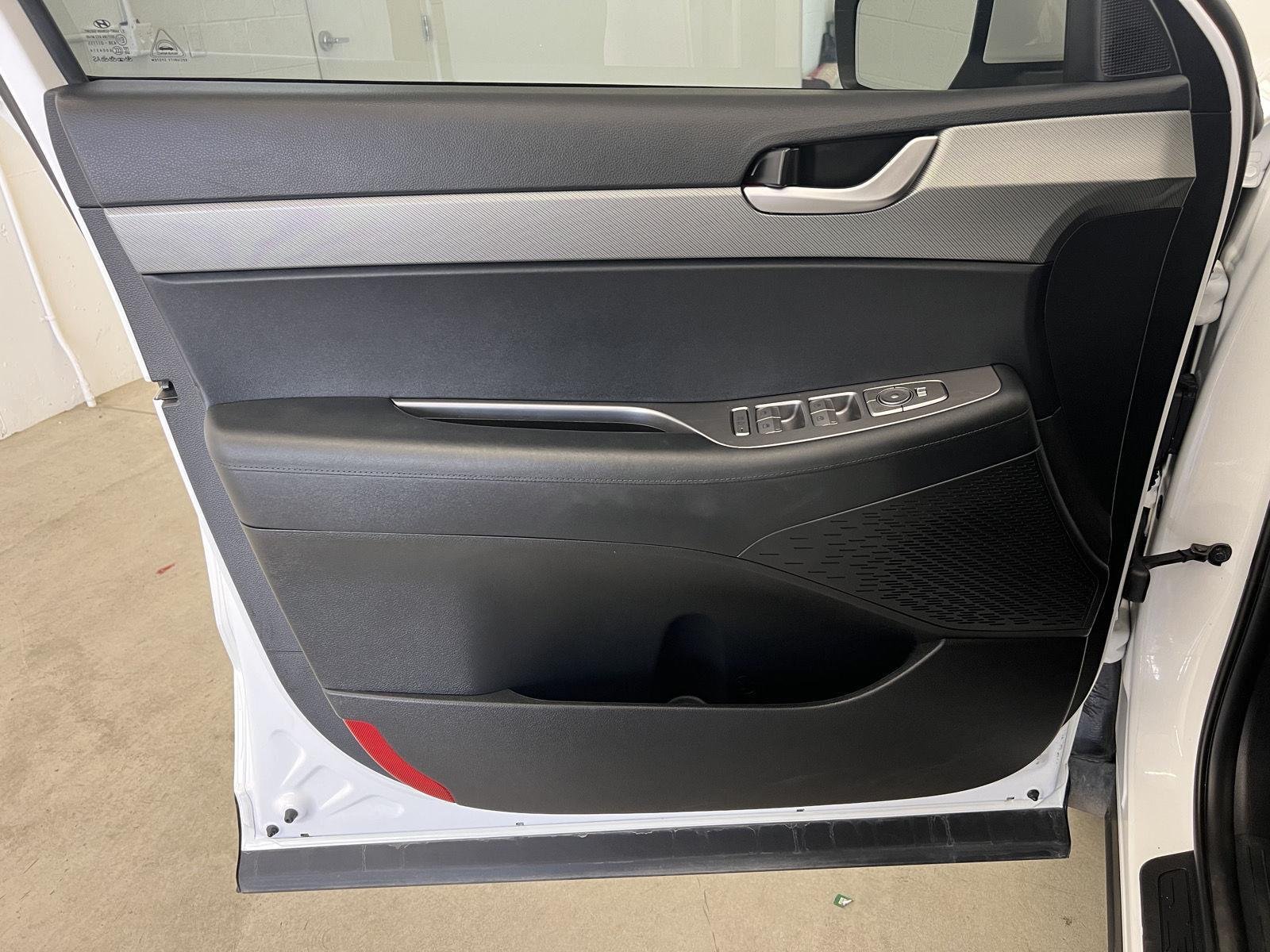 Used 2024 Hyper White Hyundai XRT image 11
