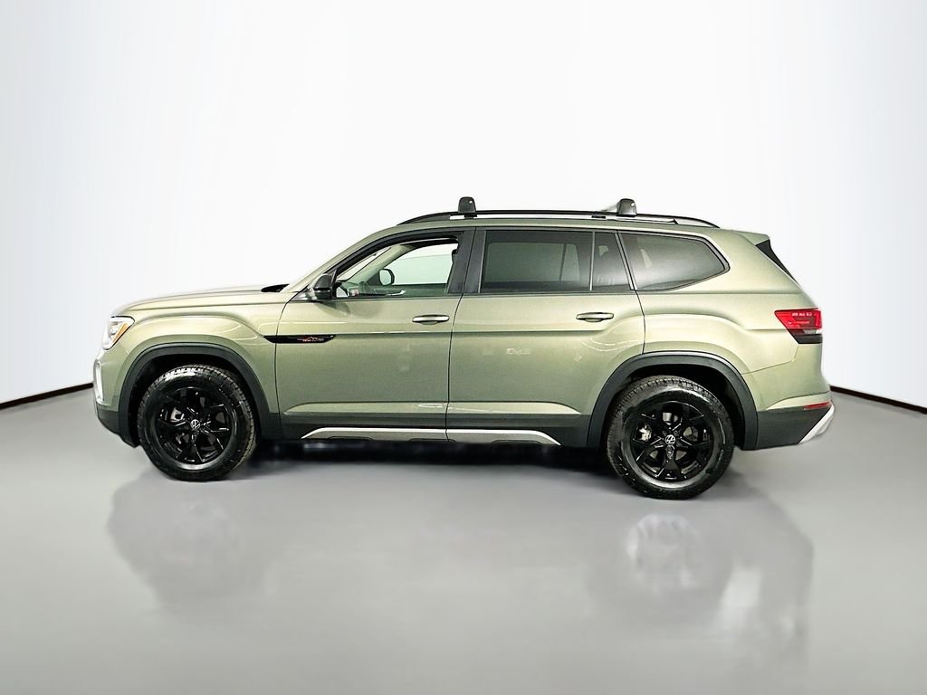 Used 2025  Volkswagen 2.0T Peak Edition image 5