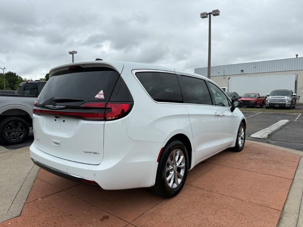 Used 2026 White Chrysler Limited image 6