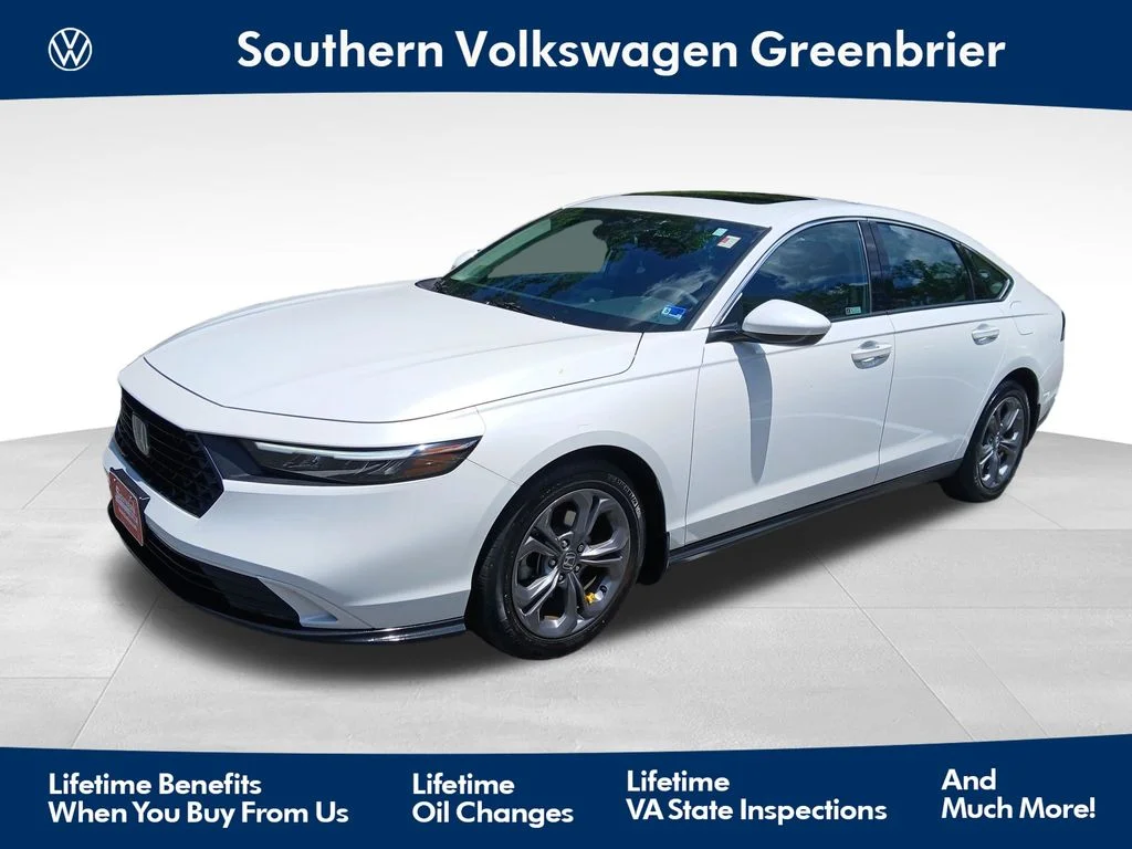Used 2024 White Honda EX image 1