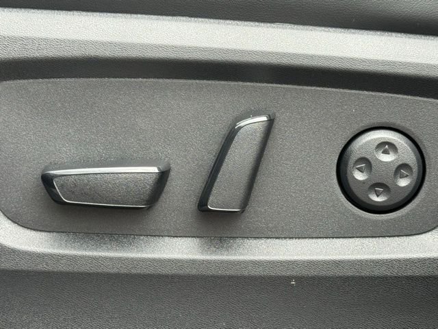 New 2027 MINERAL BLACK INFINITI Luxe FWD image 16