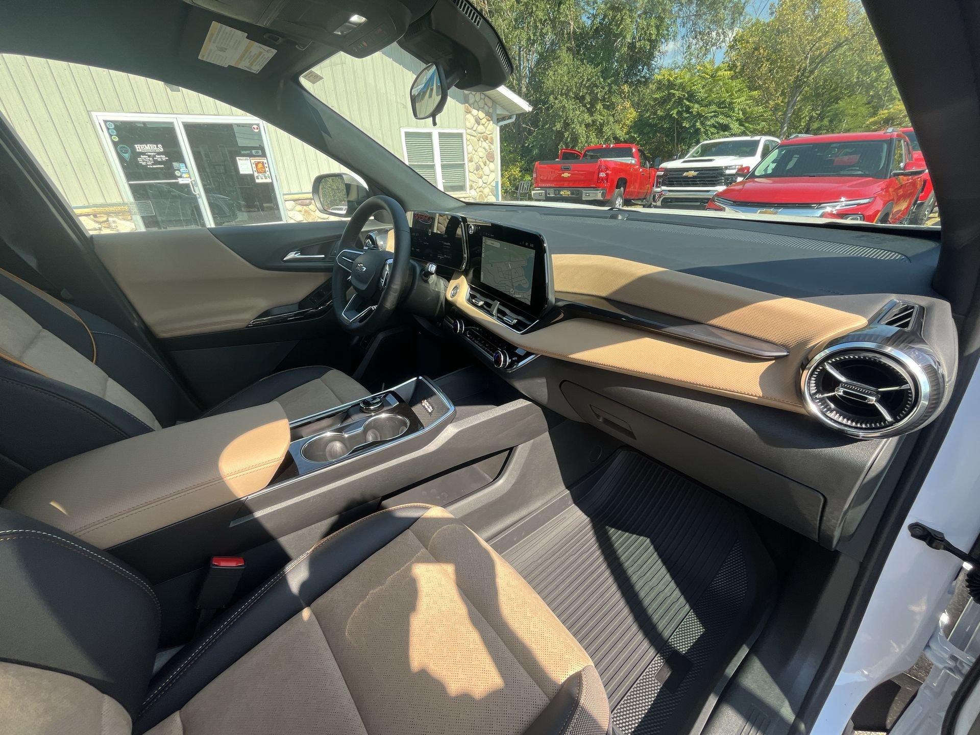 New 2026 Polar White Tricoat Chevrolet ACTIV image 54