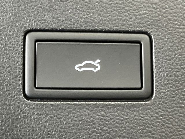 New 2026 Green Volkswagen 2.0T SE w/Technology image 6