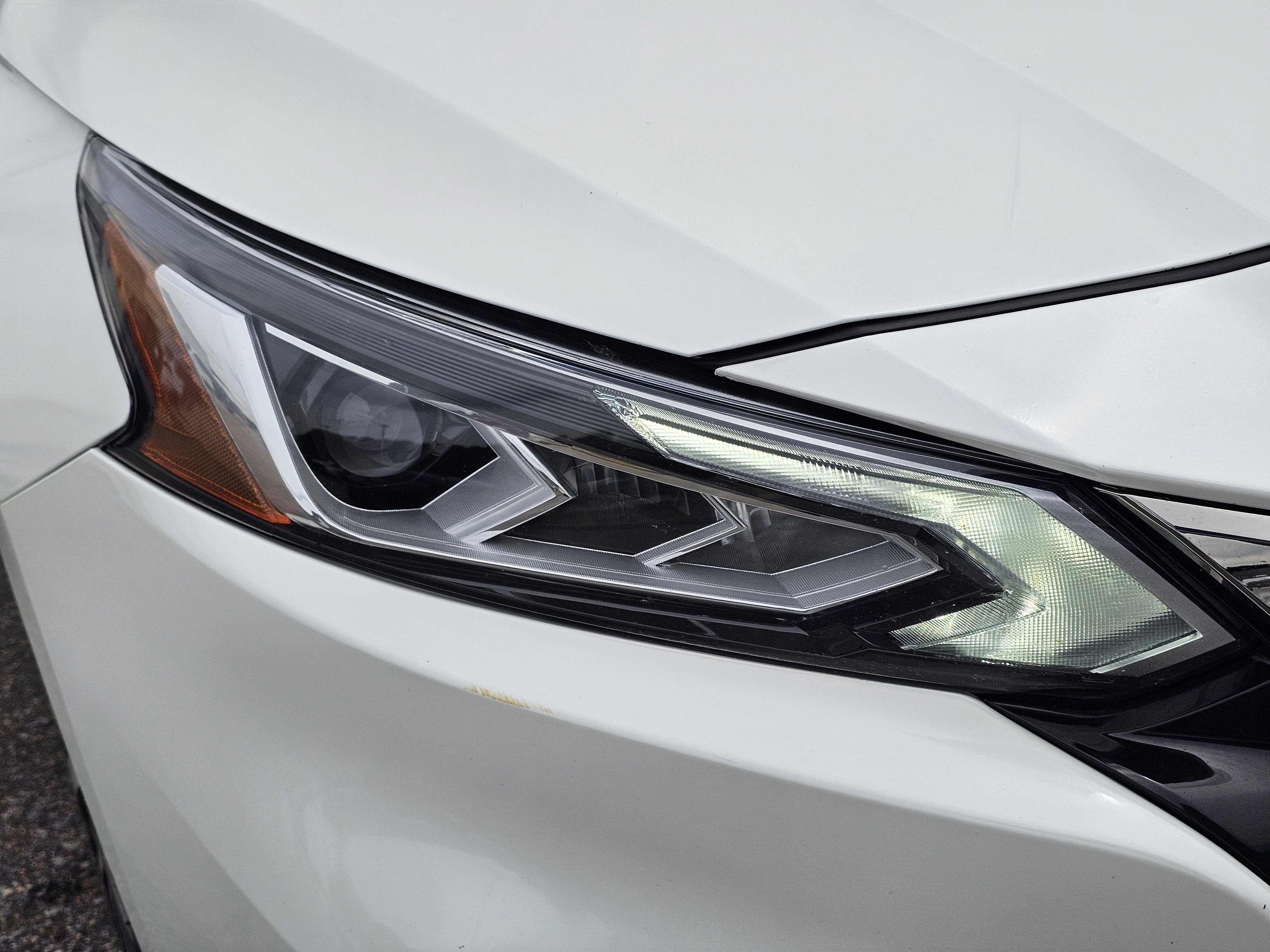 Used 2021 Pearl White Tricoat Nissan 2.5 SR image 4
