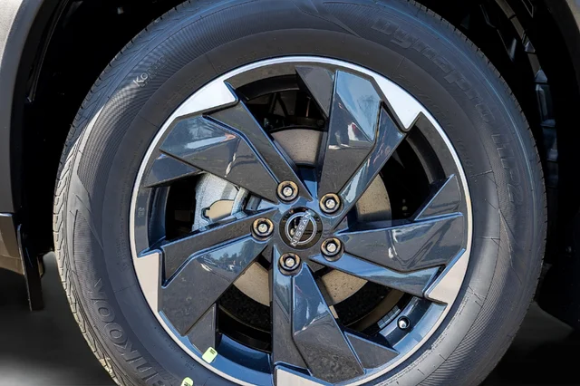 2026 Nissan Rogue SV - Photo 16