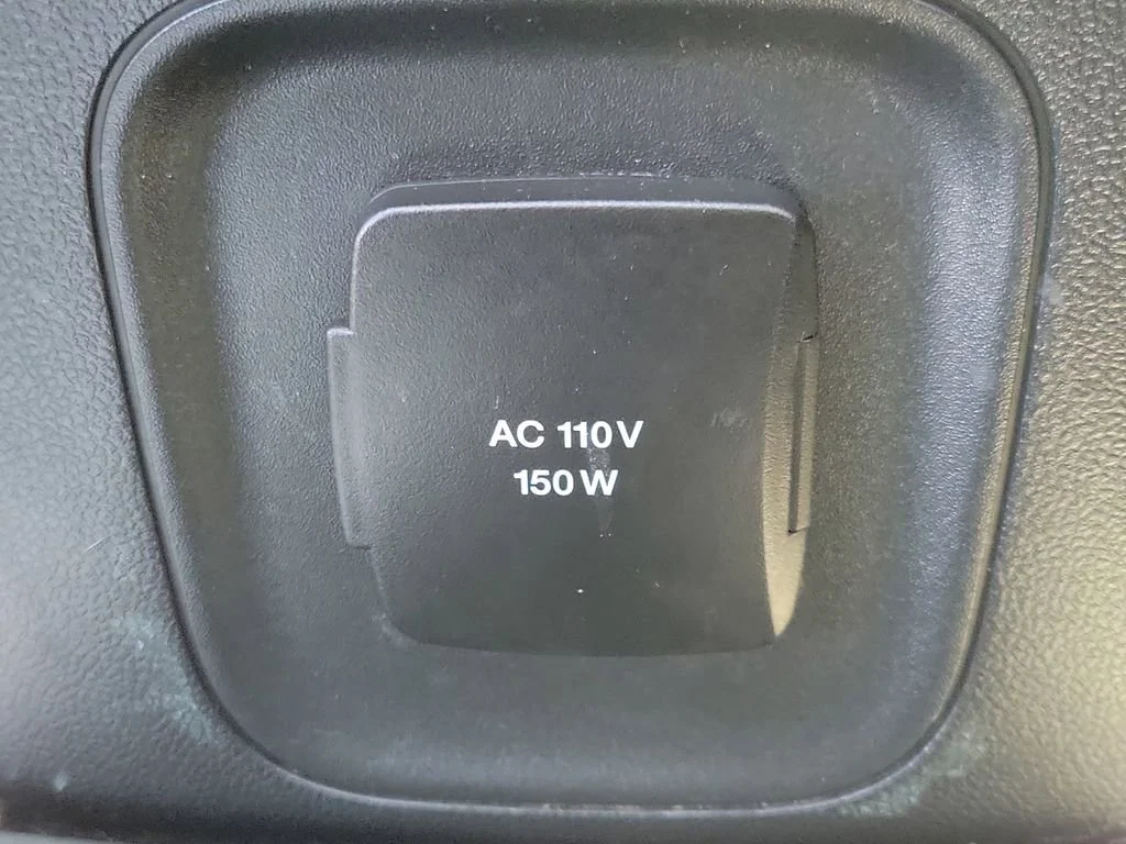Used 2020  Ford Titanium Hybrid image 16